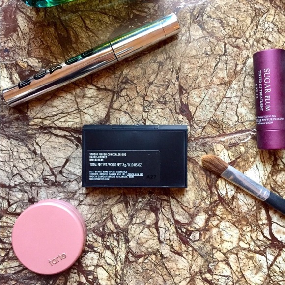 MAC Cosmetics Studio Finish Concealer Duo NW40NC45 - Picture 3 of 5